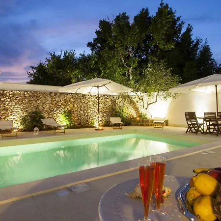 Studio Luxury Courtyard-2 By Interhome Apartment